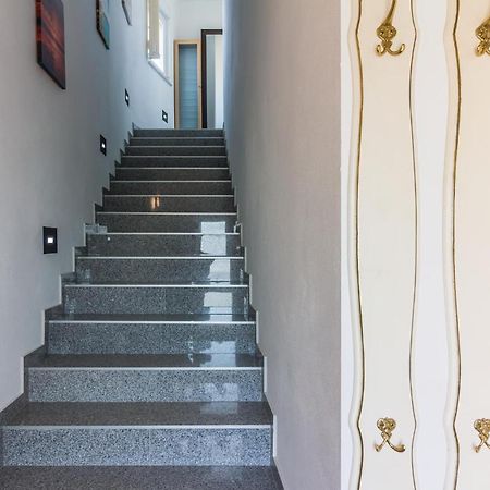 Stunning Apartment In Fazana With House Sea View Ngoại thất bức ảnh