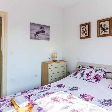 Stunning Apartment In Fazana With House Sea View Ngoại thất bức ảnh