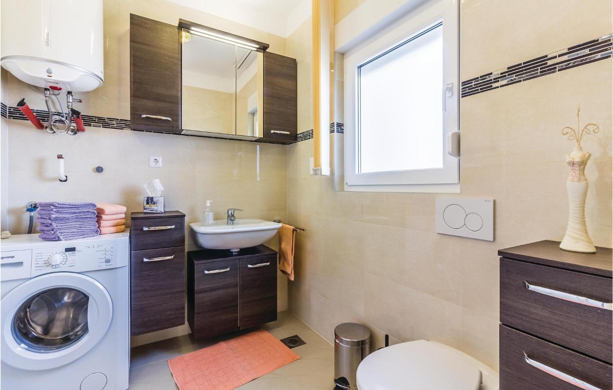 Stunning Apartment In Fazana With House Sea View Ngoại thất bức ảnh