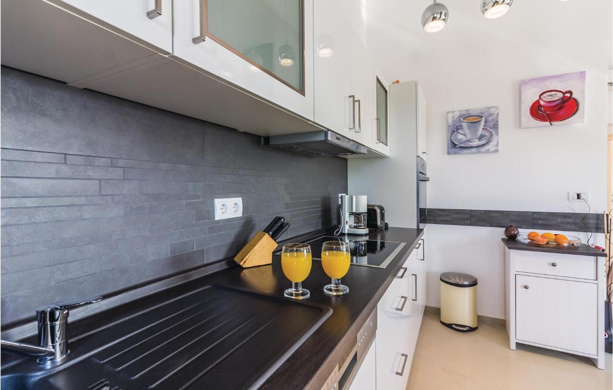 Stunning Apartment In Fazana With House Sea View Ngoại thất bức ảnh