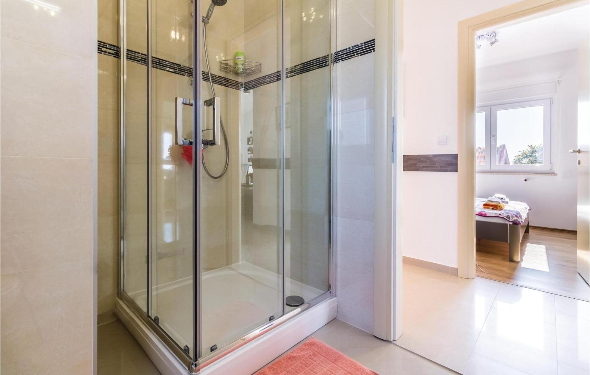 Stunning Apartment In Fazana With House Sea View Ngoại thất bức ảnh