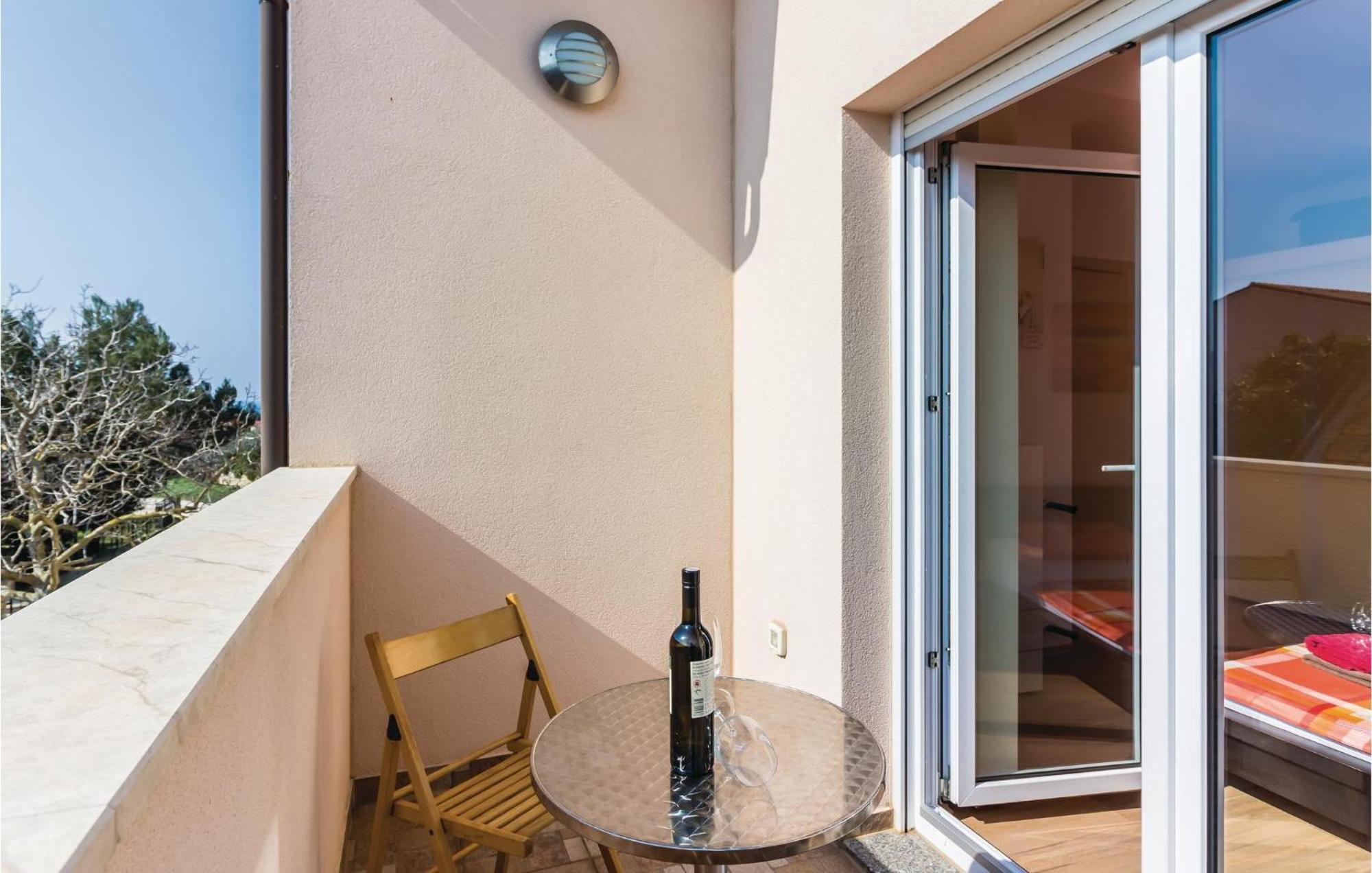 Stunning Apartment In Fazana With House Sea View Ngoại thất bức ảnh